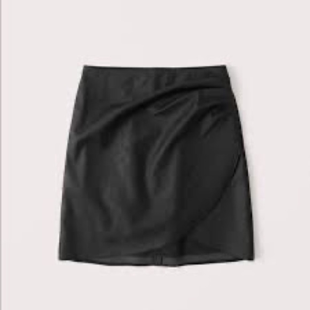 Abercrombie Vegan Leather Ruched Black Skirt - Small